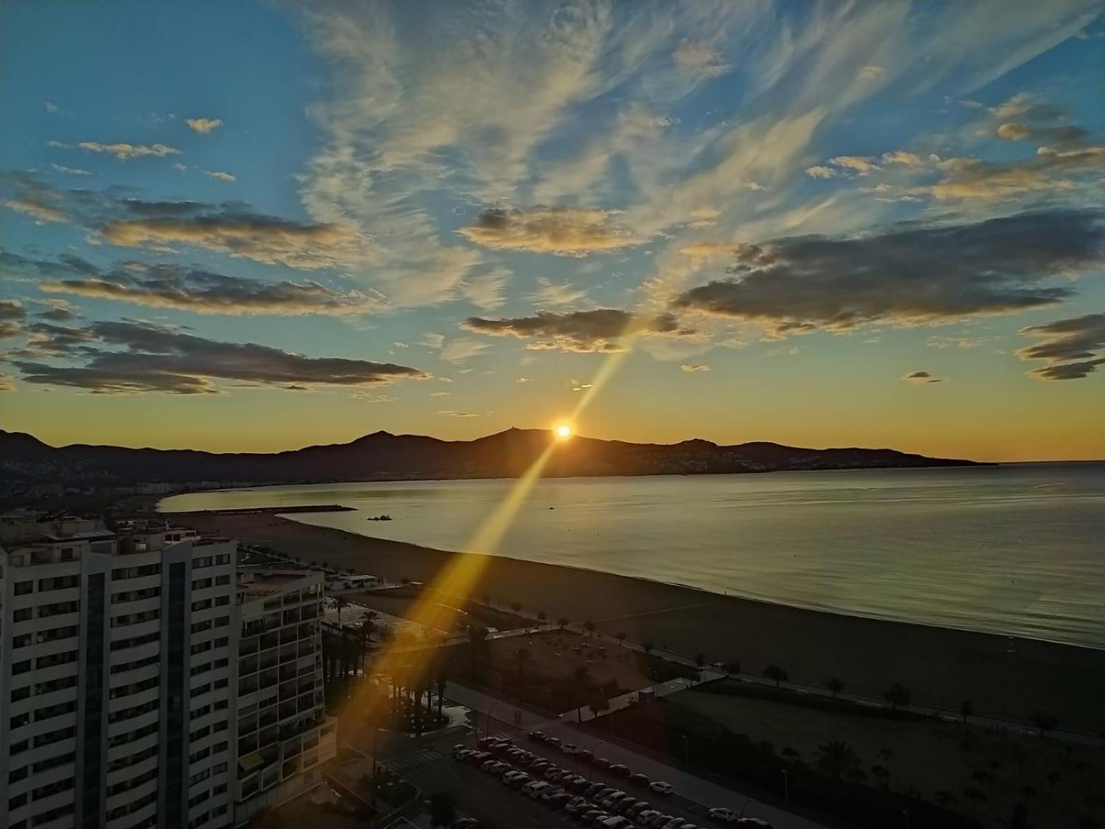 Apartamento Vistas Al Mar Aire Acondicionado Wifi Empuriabrava Exterior foto